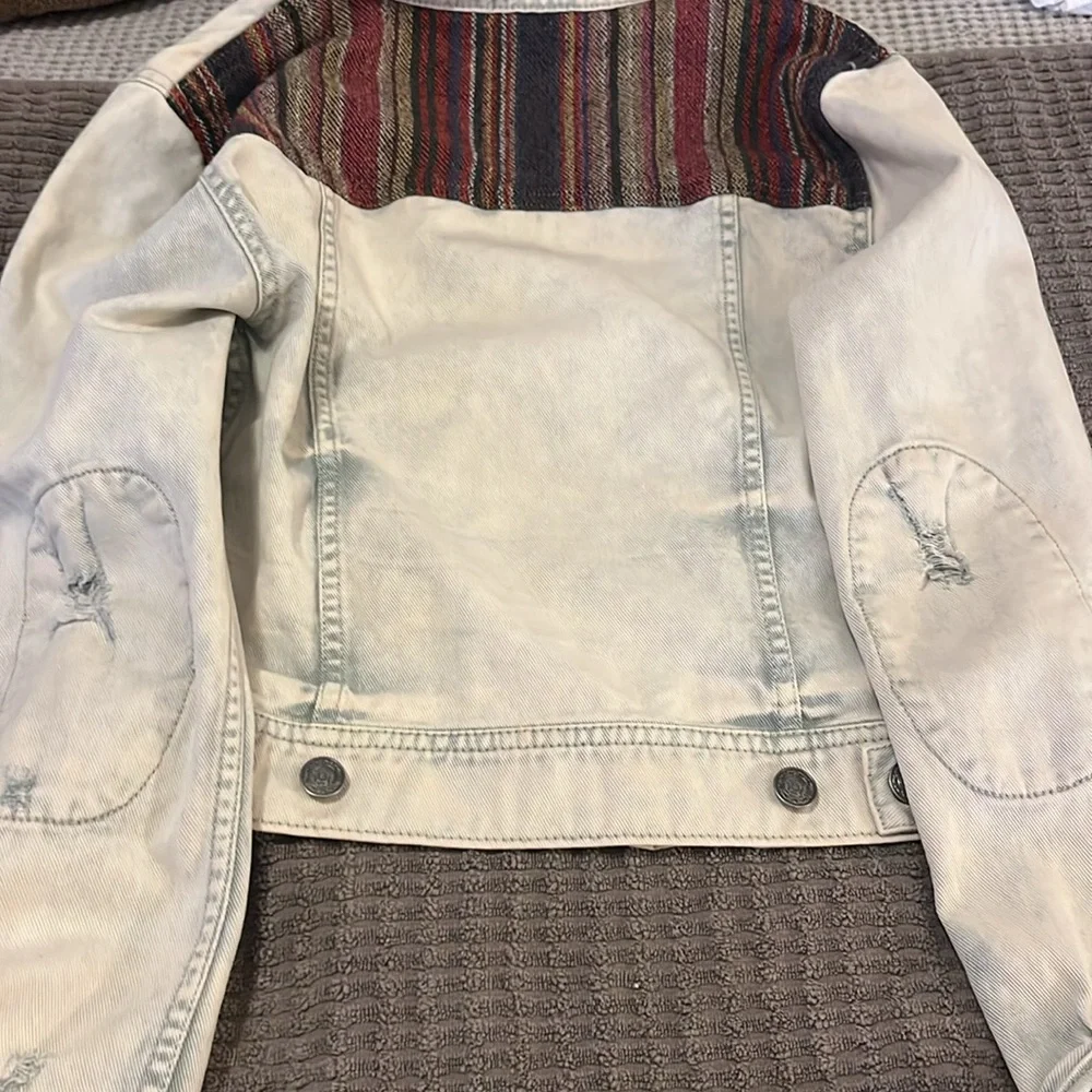Free People Color-block Patchwork Boho Womans Cropped Denim Jean Jacket 2 - Picture 6 of 11